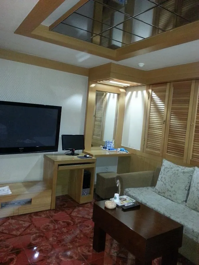 Alibaba Motel Busan 2*,