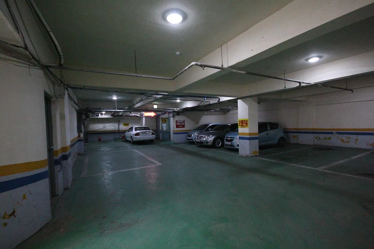 Alibaba Motel Busan 2*,