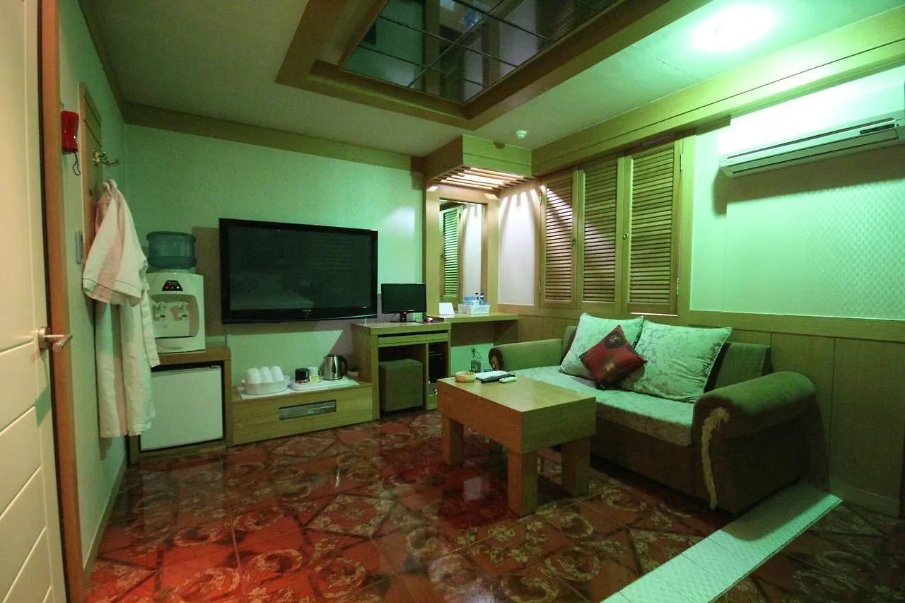 Alibaba Motel Busan 2*,